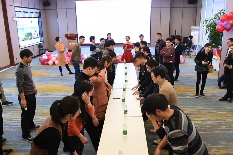 挑戰(zhàn)極限 超越自我 | 武漢中觀2018年表彰大會暨2019年展望 挑戰(zhàn)極限 超越自我 | 武漢中觀2018年表彰大會暨2019年展望